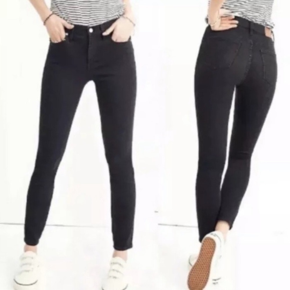 Madewell Skinny Skinny black Ankle Jeans.Four pocket size 28 all black.